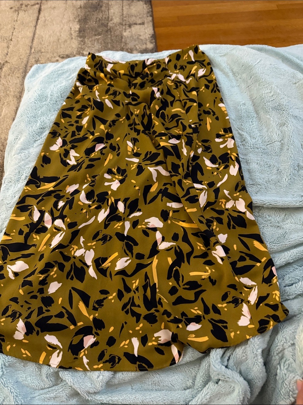 Nine West Olive Green Floral Midi Skirt with Black & Pink Accents size xs